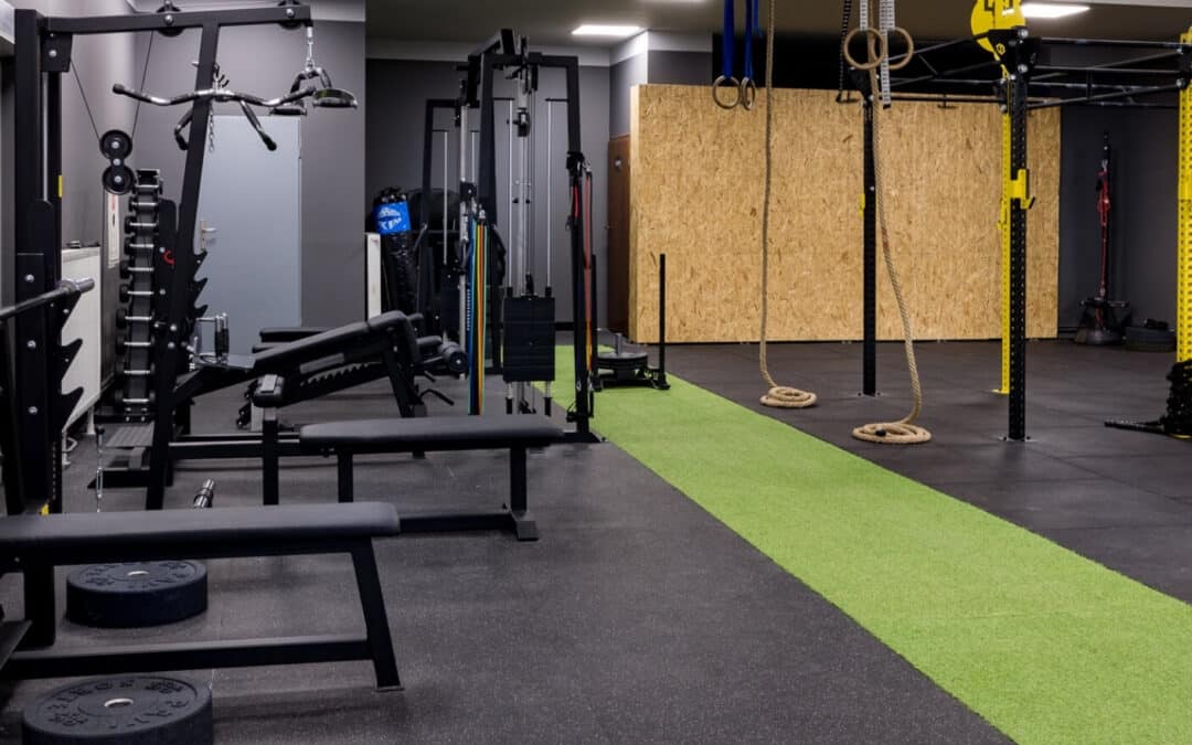 Warstwa spodnia podłogi sportowej – jaki podkład na&nbsp;siłownie?